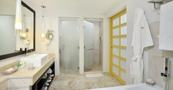 FAMILY CONCIERGE BATHROOM